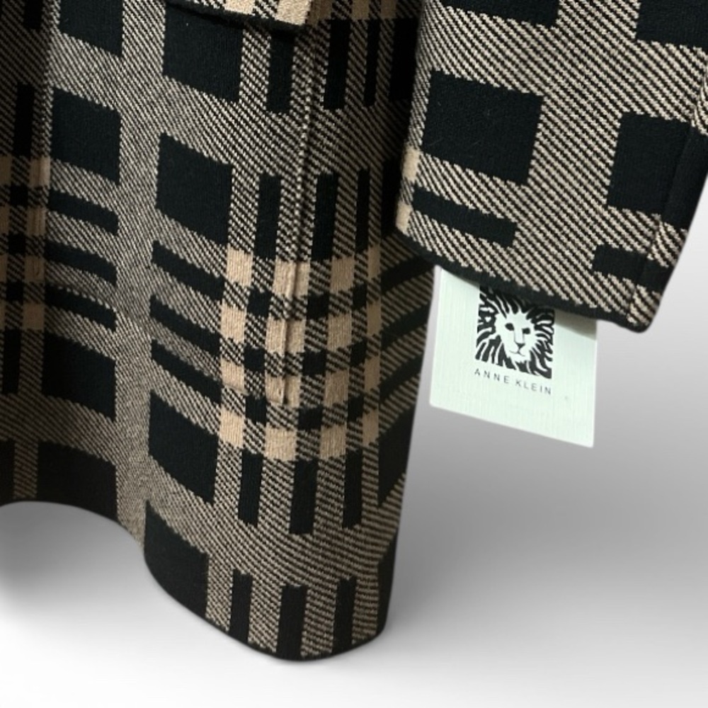 Anne Klein- NWT- Black and Tan Plaid Women's Coat  Medium - Picture 8 of 8
